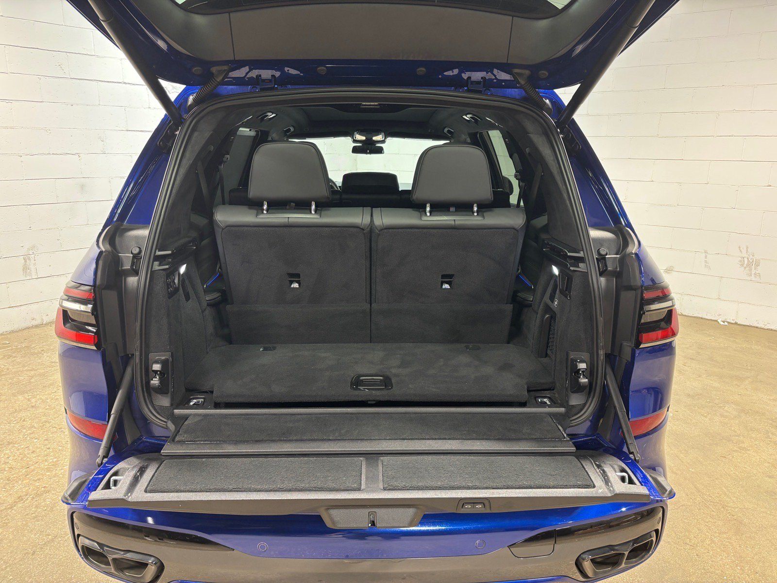 Used 2023 BMW X7 M60i w/ Executive Package AWD/4WD image 40