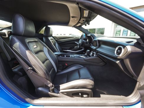 Used 2018 Chevrolet Camaro SS RWD image 47
