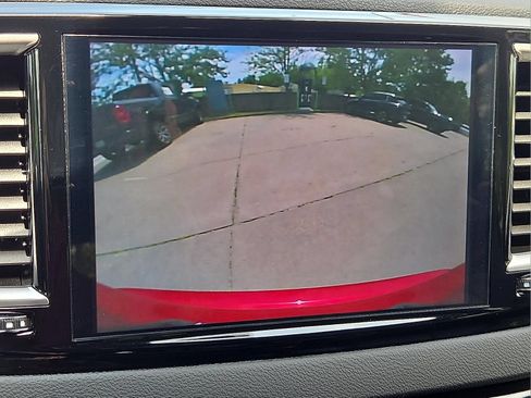 Used 2025 Chrysler Pacifica Select FWD image 18