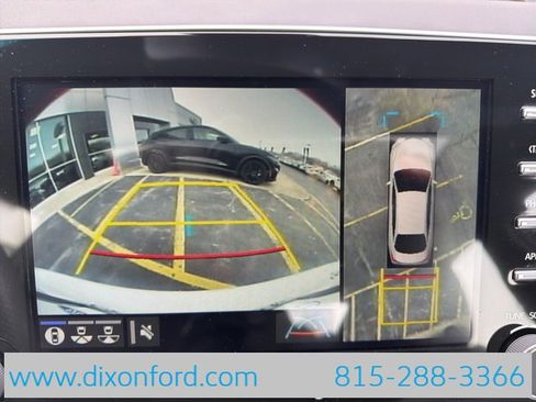 Used 2021 Toyota Avalon Limited image 11