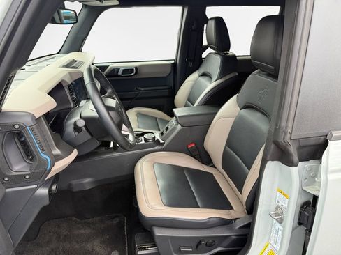 Used 2024 Ford Bronco Wildtrak AWD/4WD image 12