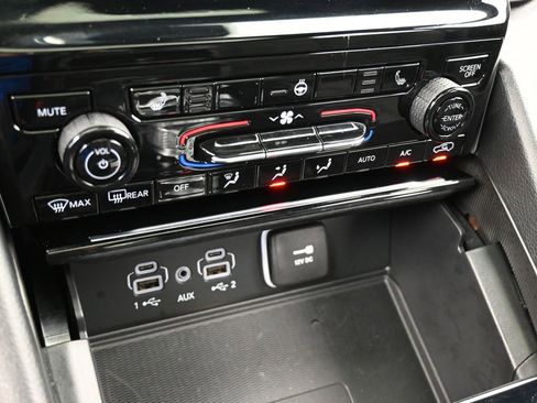 Used 2025 Jeep Grand Cherokee Altitude image 24