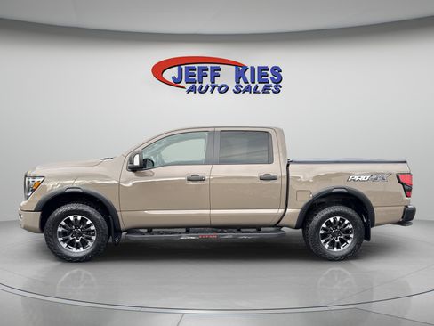 Used 2021 Nissan Titan PRO-4X w/ Pro-4x Convenience Package image 4