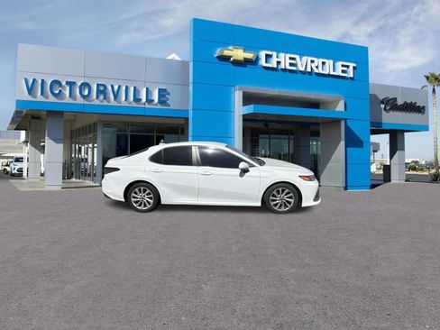 Used 2022 Toyota Camry LE FWD image 4