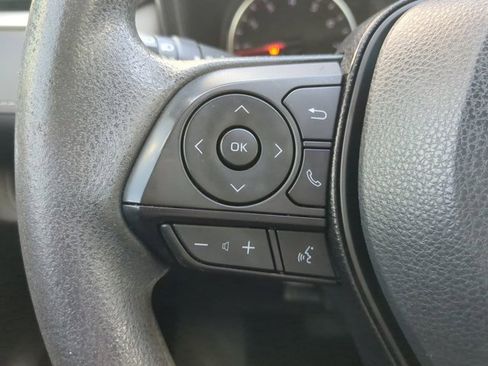 Used 2020 Toyota RAV4 XLE image 23