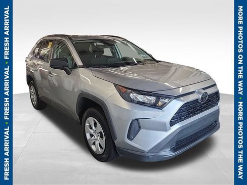 Used 2020 Toyota RAV4 LE FWD image 1
