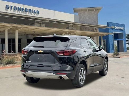 Used 2025 Chevrolet Blazer LT FWD image 6