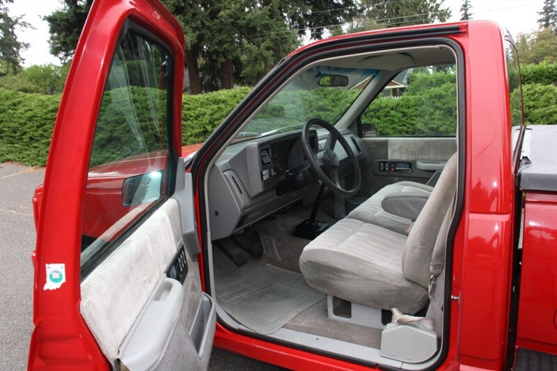 Used 1993 Chevrolet Silverado 1500 2WD Regular Cab image 5
