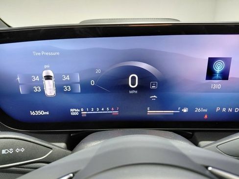 Used 2025 Buick Enclave Preferred image 29