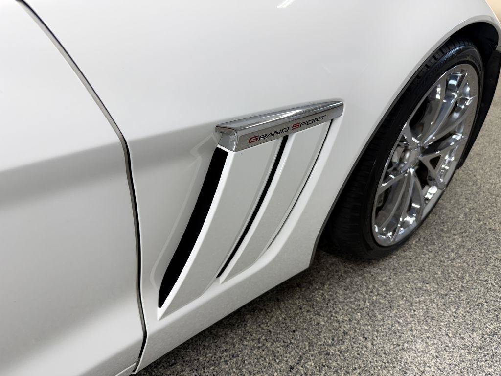Used 2011 Chevrolet Corvette Grand Sport w/ Preferred Equipment Group RWD image 12