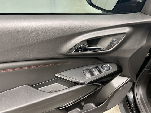 Used 2024 Chevrolet Trax RS w/ Sunroof Package image 21