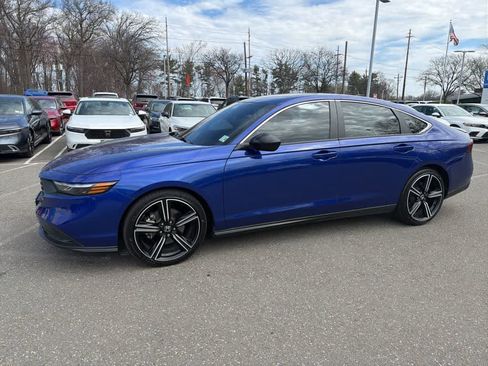 Used 2025 Honda Accord Sport image 3