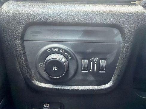 Certified 2021 Jeep Grand Cherokee L Overland w/ Luxury Tech Group IV AWD/4WD image 21