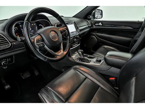 Used 2020 Jeep Grand Cherokee Overland AWD/4WD image 13