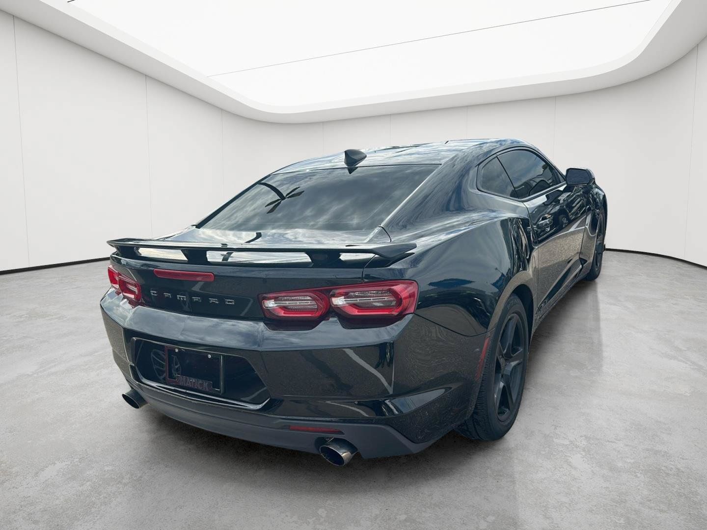Used 2020 Chevrolet Camaro LT RWD image 3
