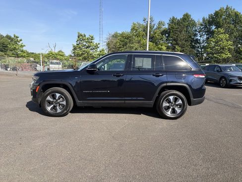 Used 2023 Jeep Grand Cherokee 4WD 4xe image 2