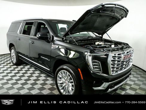 Used 2025 GMC Yukon XL Denali w/ Sun & Power Step Package AWD/4WD image 36