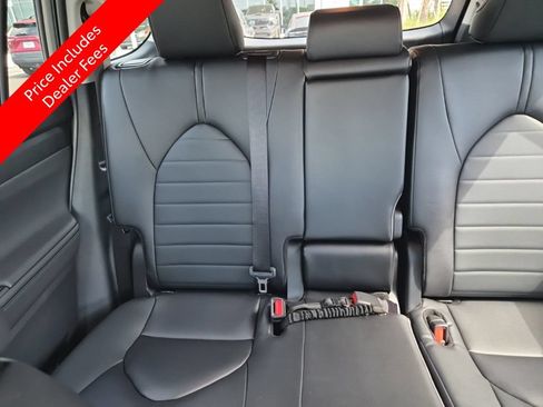 Used 2026 Toyota Highlander XLE AWD/4WD image 7