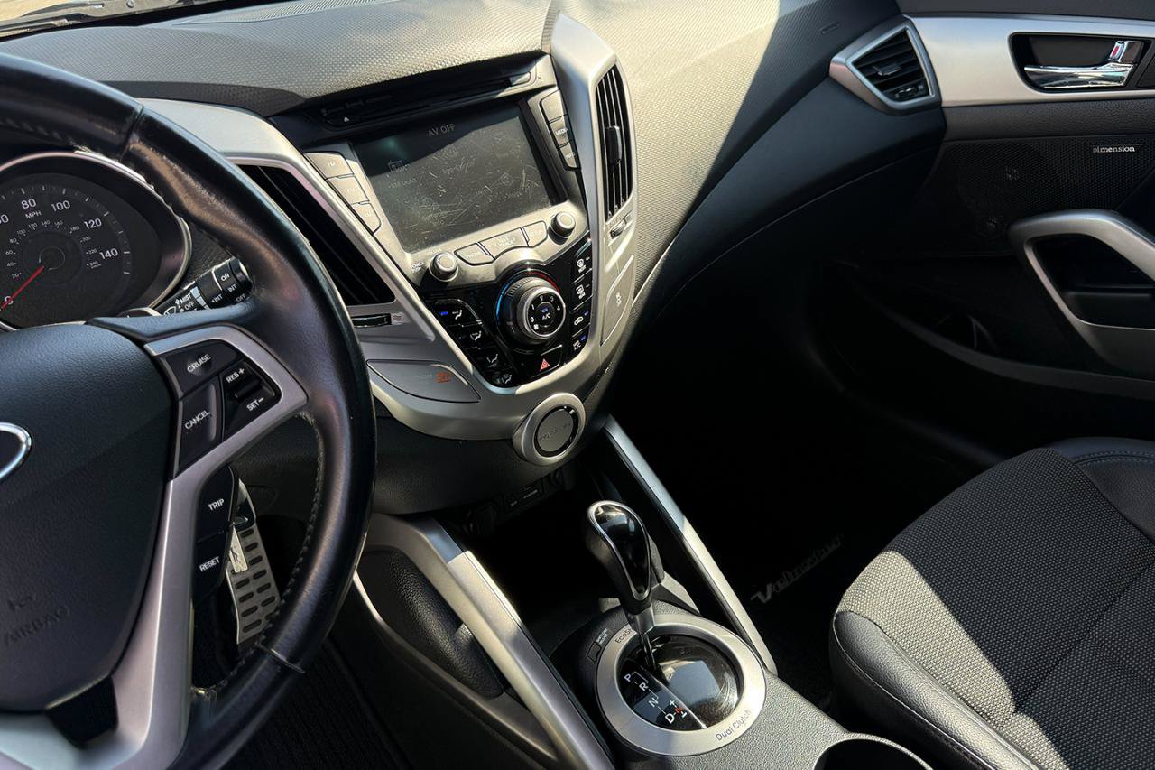 Used 2015 Hyundai Veloster w/ Option Group 02 FWD image 12