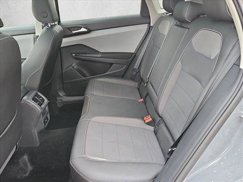 Used 2023 Volkswagen Taos SE w/ Panoramic Sunroof Package AWD/4WD image 19