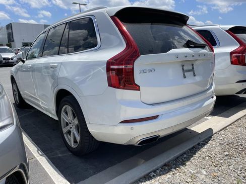 Used 2021 Volvo XC90 T5 Momentum w/ Protection Package Premier FWD image 3