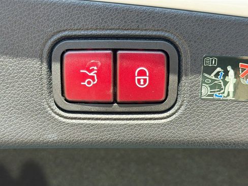 Used 2022 Mercedes-Benz E 450 Coupe w/ AMG Line image 12