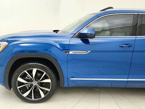 Used 2025 Volkswagen Atlas Cross Sport SEL Premium R-Line AWD/4WD image 9