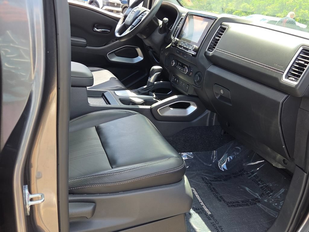 Certified 2024 Nissan Frontier SL w/ Technology Package RWD image 15