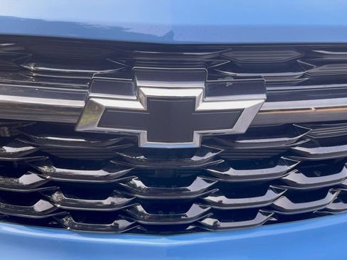 Used 2024 Chevrolet Trax RS w/ Sunroof Package FWD image 30