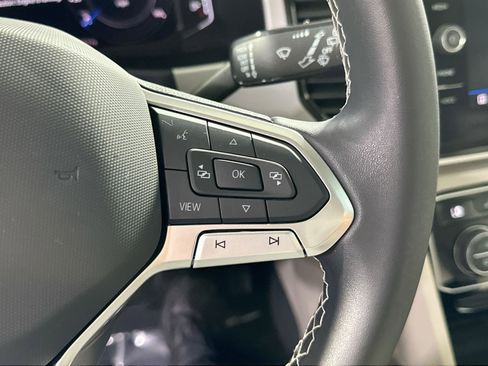 Used 2023 Volkswagen Atlas SE w/ Panoramic Sunroof Package image 19