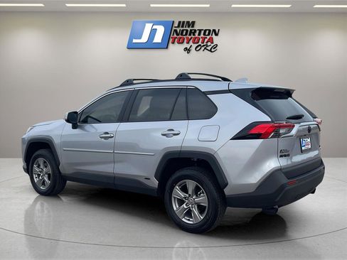 Used 2025 Toyota RAV4 XLE image 7