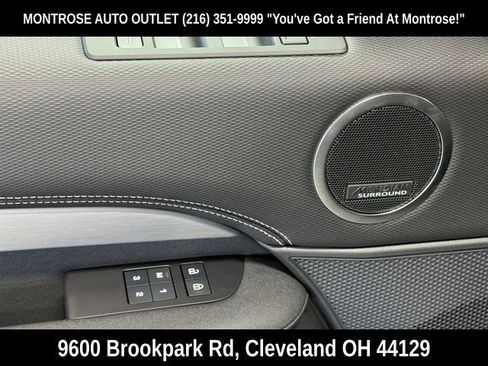 New 2024 Land Rover Discovery Dynamic SE image 10