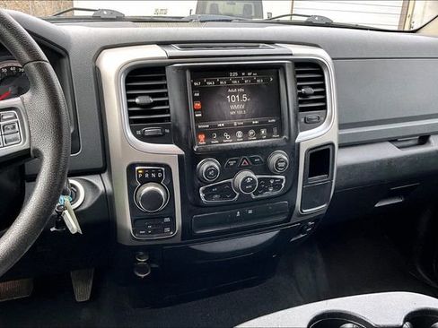 Used 2017 RAM 1500 Classic SLT image 9