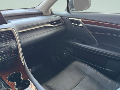 Used 2018 Lexus RX 350L image 44