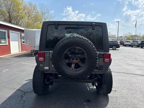 Used 2017 Jeep Wrangler Unlimited Sahara image 6