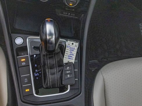 Used 2020 Volkswagen Jetta R-Line FWD image 28