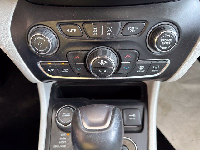 Used 2020 Jeep Cherokee Limited AWD/4WD image 25