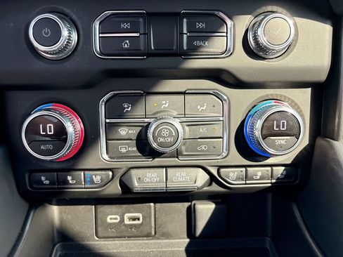 Used 2023 GMC Yukon AT4 w/ AT4 Premium Package AWD/4WD image 19