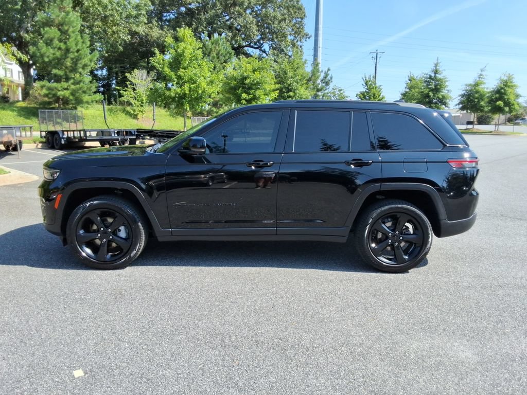 Used 2023 Jeep Grand Cherokee Limited w/ Luxury Tech Group II AWD/4WD image 8