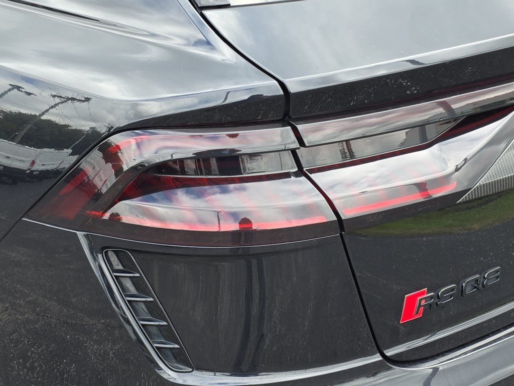 Used 2021 Audi RS Q8 w/ Carbon Optic Package AWD/4WD image 34