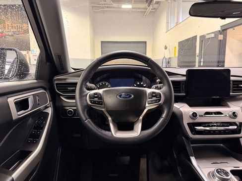 Used 2023 Ford Explorer XLT w/ Equipment Group 202A AWD/4WD image 24