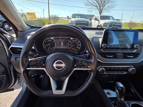 Used 2024 Nissan Altima 2.5 SR image 15
