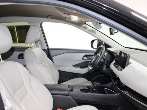 Used 2024 Nissan Rogue SL FWD image 27