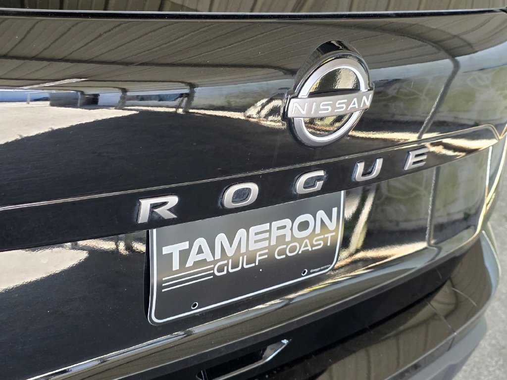 Used 2024 Nissan Rogue S FWD image 29