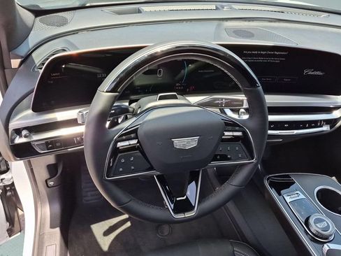 New 2026 Cadillac Lyriq Luxury AWD/4WD image 15