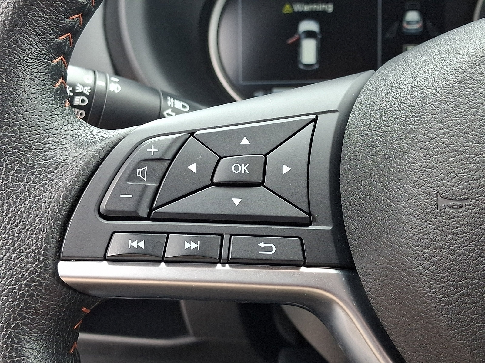 Used 2019 Nissan Kicks SR w/ SR Premium Package FWD image 22
