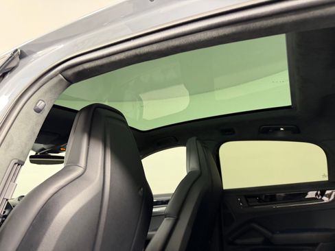 Certified 2025 Porsche Cayenne GTS image 19
