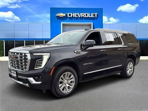 Certified 2025 GMC Yukon XL Denali image 7