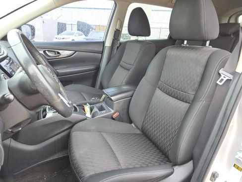 Used 2017 Nissan Rogue SV image 13