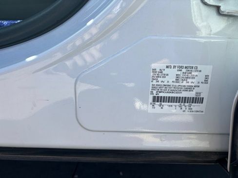 Used 2019 Ford Edge SEL w/ Equipment Group 201A FWD image 5